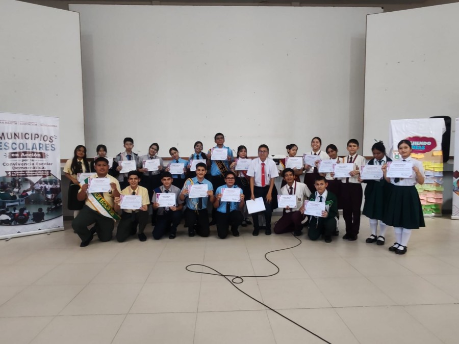 𝐔𝐆𝐄𝐋 𝐌𝐨𝐲𝐨𝐛𝐚𝐦𝐛𝐚 𝐟𝐨𝐫𝐭𝐚𝐥𝐞𝐜𝐞 𝐞𝐥 𝐥𝐢𝐝𝐞𝐫𝐚𝐳𝐠𝐨 𝐞𝐬𝐭𝐮𝐝𝐢𝐚𝐧𝐭𝐢𝐥 𝐜𝐨𝐧 𝐣𝐨𝐫𝐧𝐚𝐝𝐚 𝐝𝐞 𝐦𝐮𝐧𝐢𝐜𝐢𝐩𝐢𝐨𝐬 𝐞𝐬𝐜𝐨𝐥𝐚𝐫𝐞𝐬 𝐩𝐨𝐫 𝐮𝐧𝐚 𝐜𝐨𝐧𝐯𝐢𝐯𝐞𝐧𝐜𝐢𝐚 𝐝𝐞𝐦𝐨𝐜𝐫𝐚́𝐭𝐢𝐜𝐚.